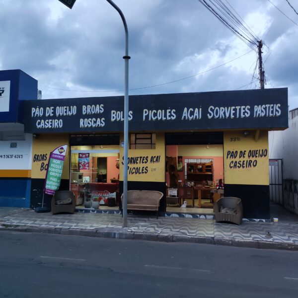 foto da fachada da loja emporio acai udi no bairro Minas Gerais em Uberlândia